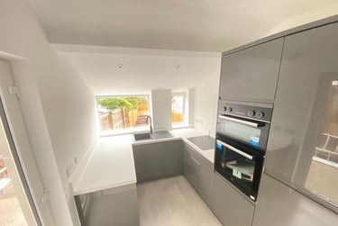 2 bed house, Wembury Road, Cattedown, Plymouth, PL98HQ - Image 2